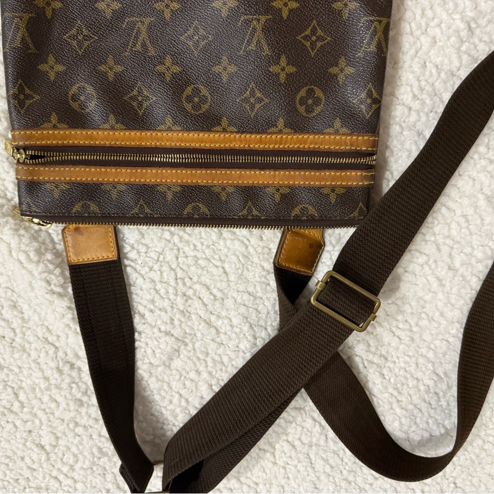 Louis Vuitton Brown Monogram Crossbody Bag - Picture 6 of 11